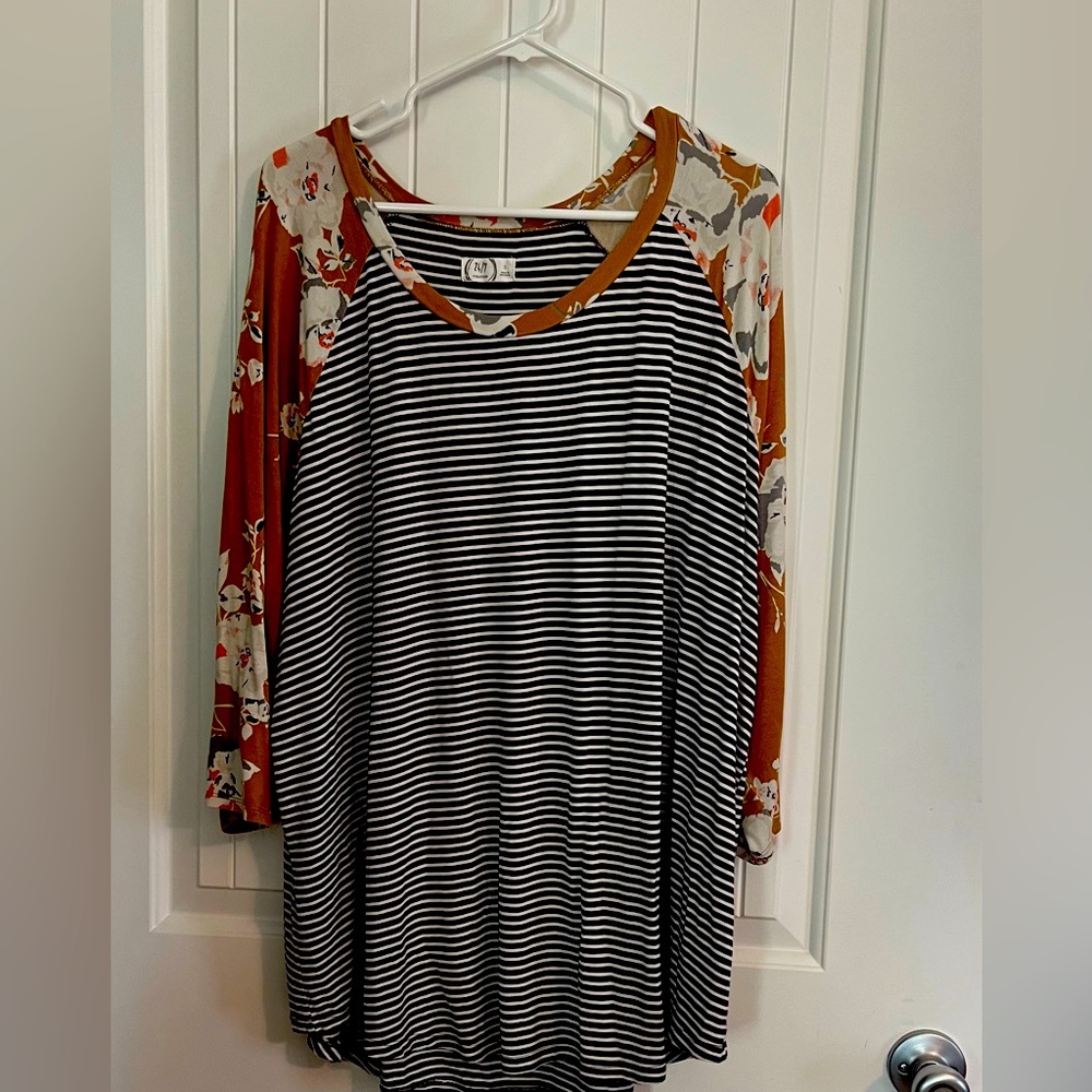 Maurice’s 24/7 shirt size 3